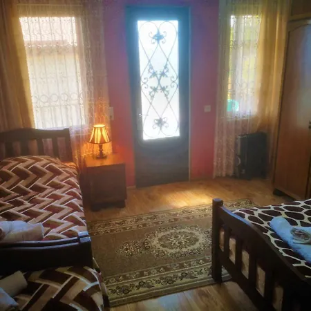 Хостел Sadu Кутаиси Экстерьер фото